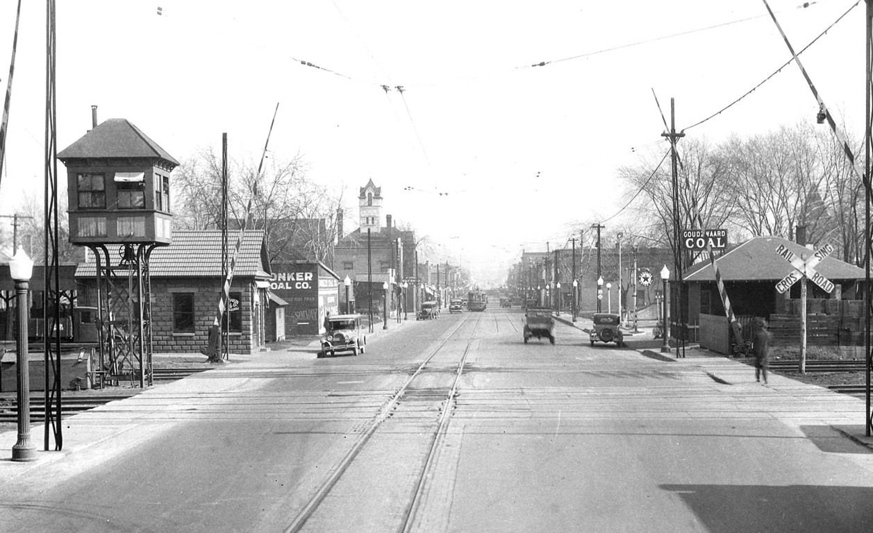 Grand Rapids Leonard Street Crossing